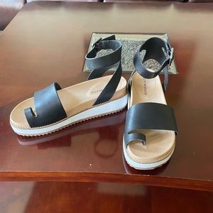 LUCKY BRAND ILYSA PLATFORM ANKLE STRAP SANDAL—-WOMENS 9 1/2.  NWOT
